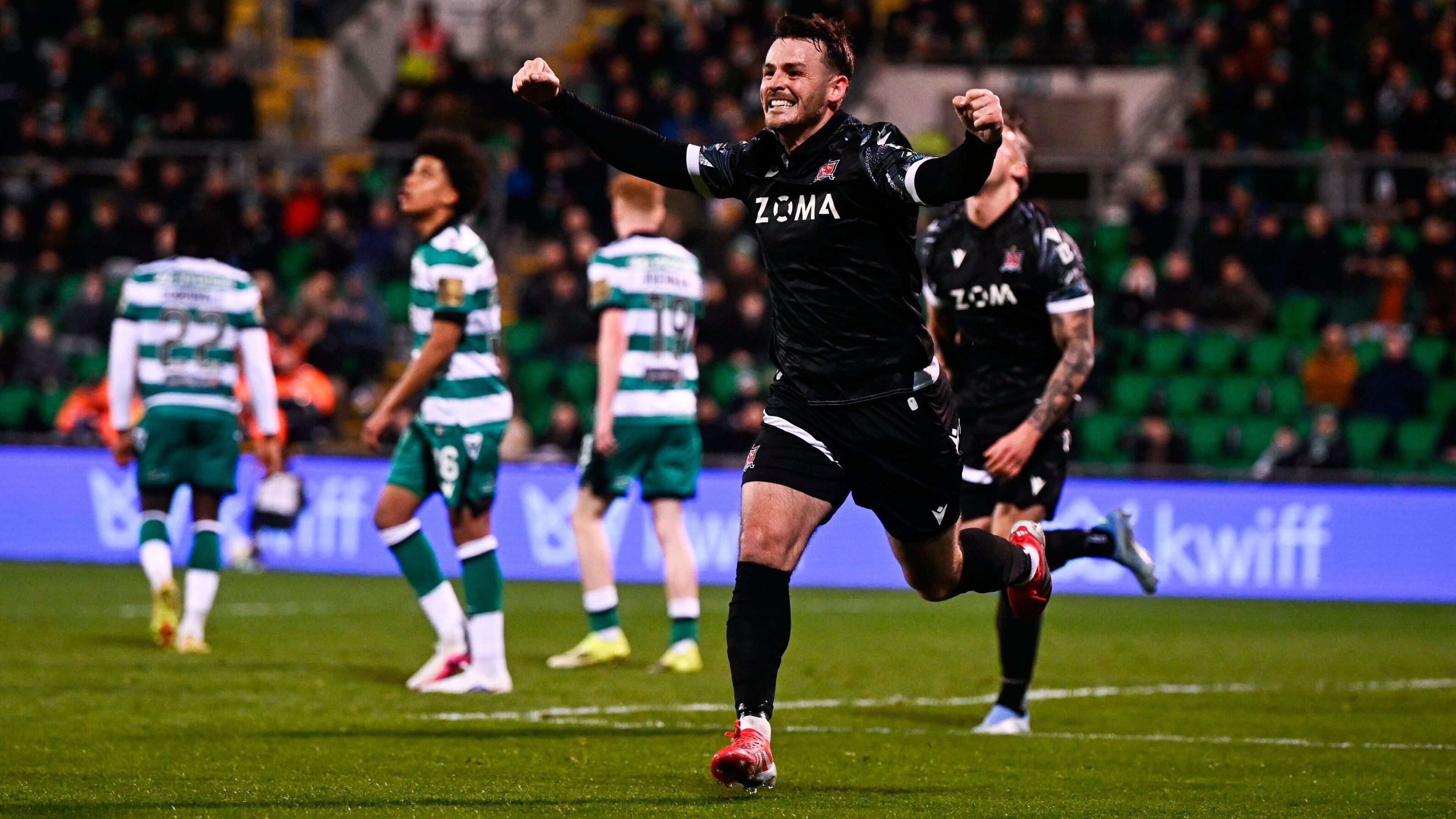 ‘Freak’ ankle injury leaves Dundalk striker Danny Mullen a major doubt for Friday’s Galway Utd clash
